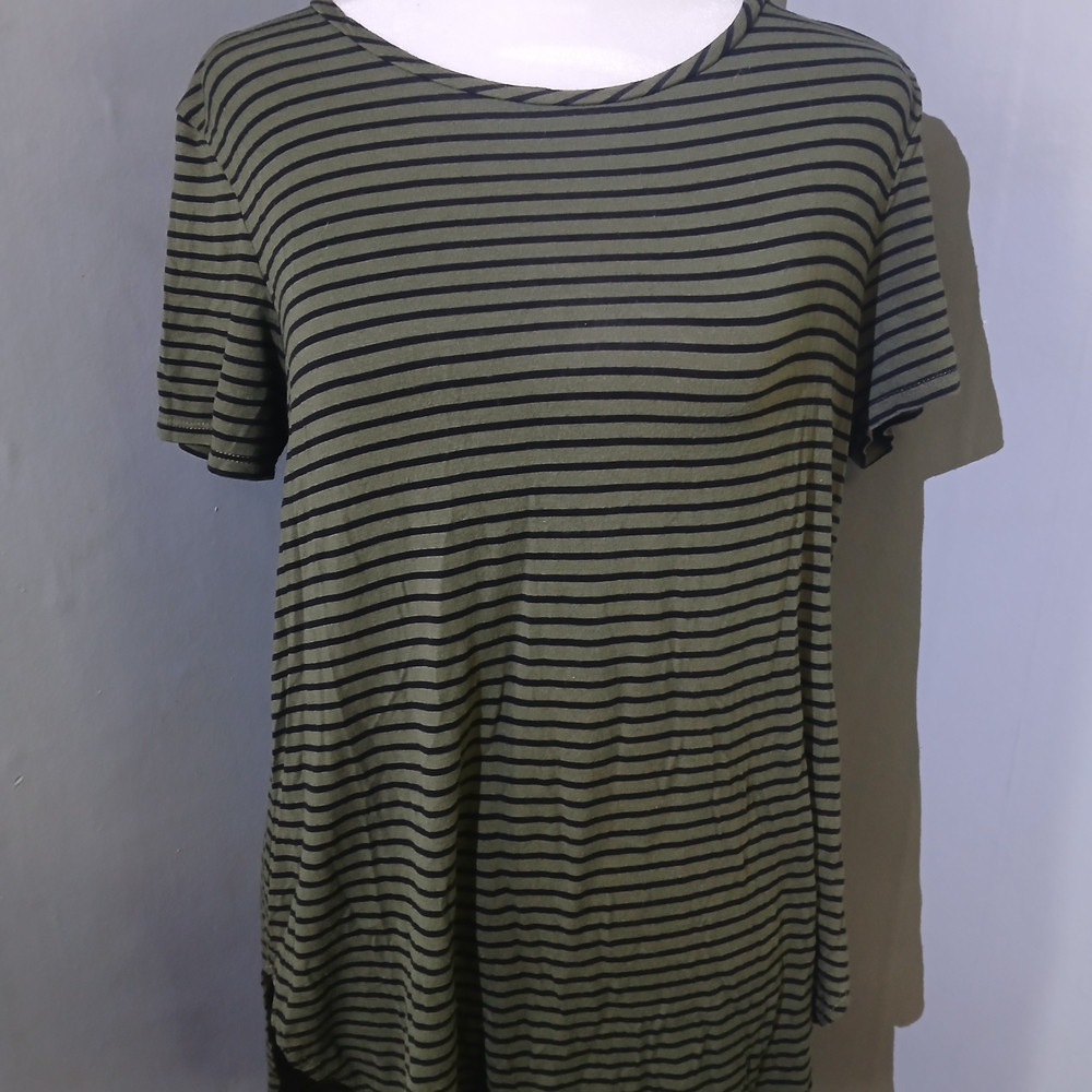Maurices Olive & Black Striped Short‑Sleeve Tee – Size M
